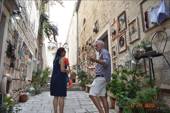 1 Hour Private Walking Tour in Korcula - Reading the old stone town with Saša