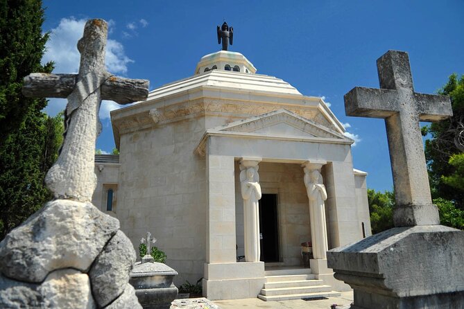 2 hrs Guided Tour to CAVTAT a Small Place for Great Art - St Roch Cemetery and the view over Cavtat