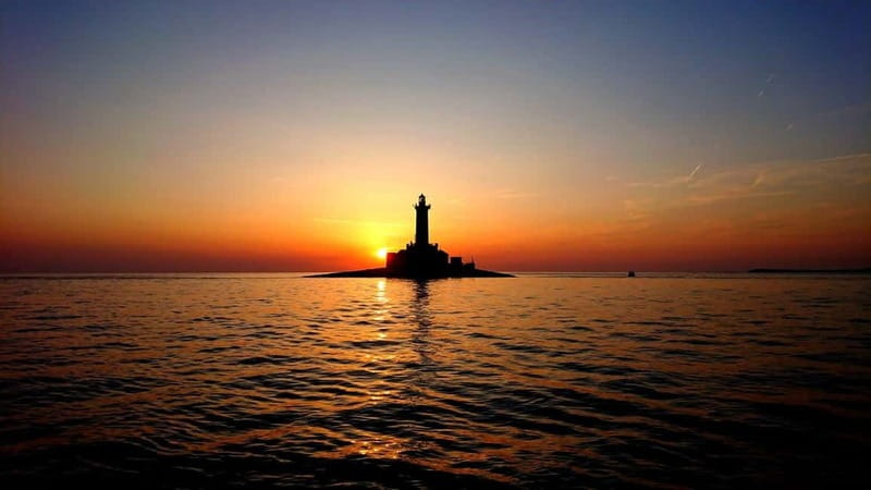 3hours Dolphin Sunset watching with unlimited drinks +dinner - Porer lighthouse and its Austro-Hungarian past