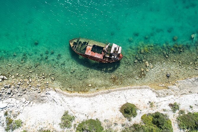 4-hour private boat tour: Discover the beauties of Istria - Snorkeling at the sunken boat near Rakalj