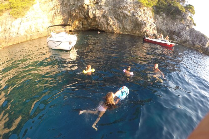 4h / 6h / 8h Elaphite Islands Tour with 7.5m/24FT SunDeck Boat - Choosing four, six, or eight hours