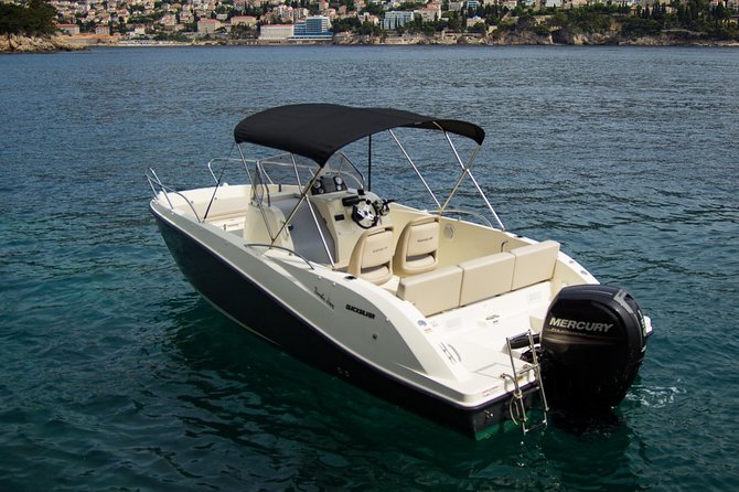 8h from Dubrovnik to the Elafiti islands with Quicksilver 675 boat - Guides Loren and Dominik add a personal touch