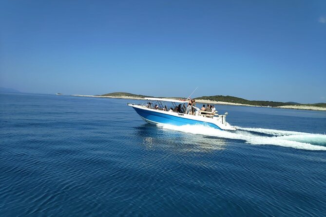 Adventurous Blue and Green Cave group tour - Palmižana and the two-hour finish