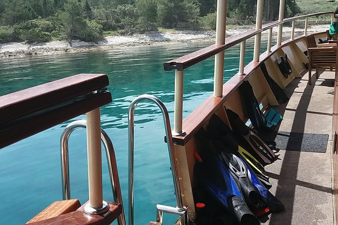 All Inclusive Brac and Solta islands swimming cruise - Why this cruise works so well from Split