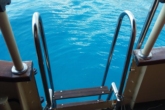 All Inclusive Brac and Solta islands swimming cruise - Brač at 10:30: two hours built around the sea