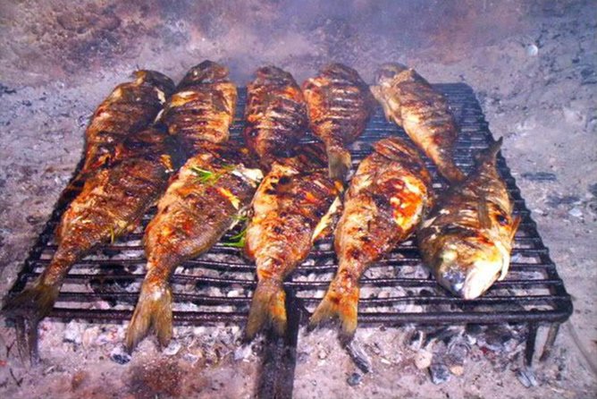 All-inclusive Gastro Blue Cave Tour from Split - Lunch at a private summer home on Vis