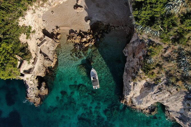 Amazing Sunset by private boat - Price, timing, and meeting point
