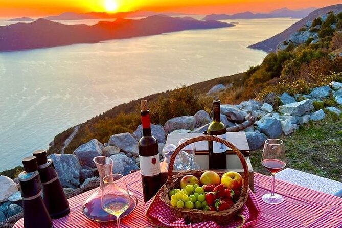 Authentic private viewpoint wine&dine tour - Pelješac wine at Milos Winery