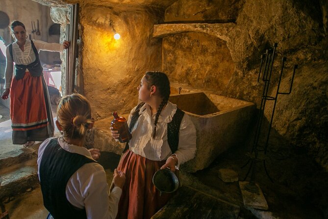 Back to the Roots - Ancient Island Interactive Experience - The food tasting: bread, oil, fish, vegetables, and sweets