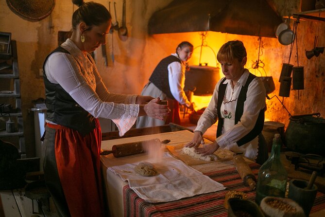 Back to the Roots - Ancient Island Interactive Experience - Figs, weaving, cooperage, and ember ironing
