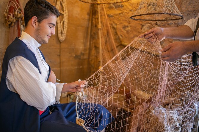 Back to the Roots - Ancient Island Interactive Experience - Grinding wheat and understanding the fireplace