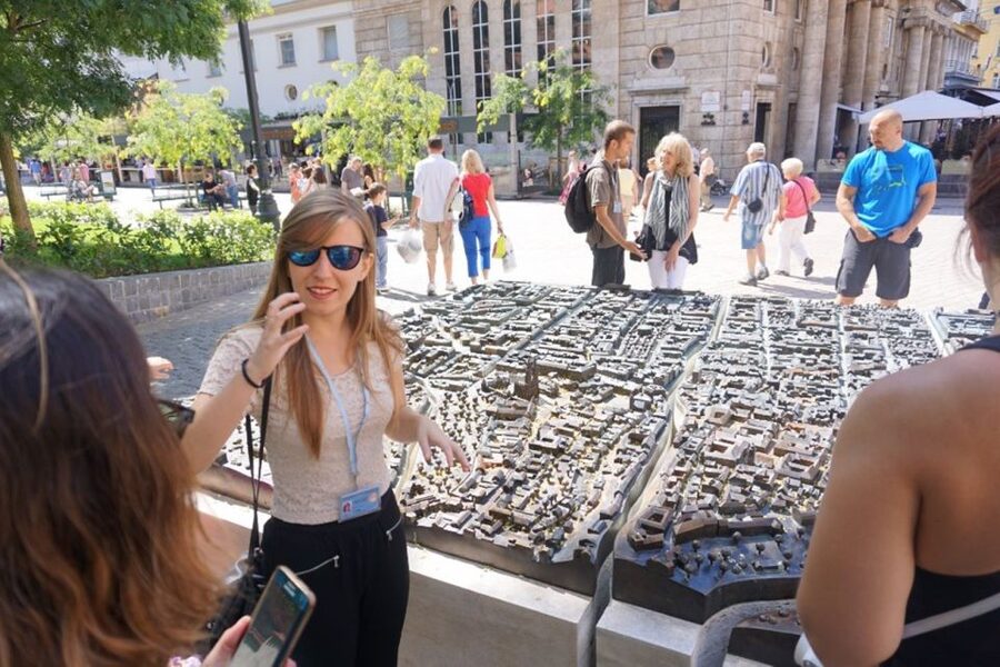 Best of Zagreb Walking Tour - St. Mark’s Square, politics, and old rebellions