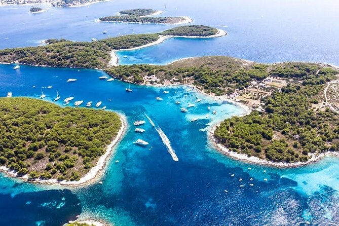 Blue Cave, Blue Lagoon, Pakleni Islands Group boat tour from Hvar - Blue Cave on Biševo: the main event and the biggest uncertainty