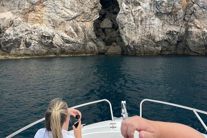 BLUE CAVE & ELAPHITI ISLANDS 4 HOURS ALL INCLUSIVE boat tour - What the private format is worth