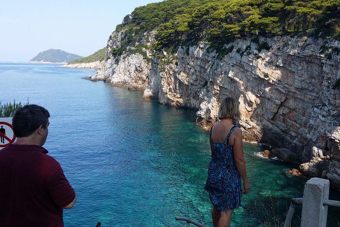 BLUE CAVE&GREEN CAVES /ŠUNJ beach Speedboat tour- WITH DRINKS - Practical strengths and weak spots