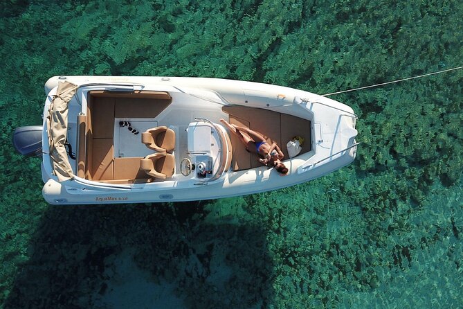 Blue cave group tour with swimming and snorkelling from Hvar - The guides shape the mood of the day