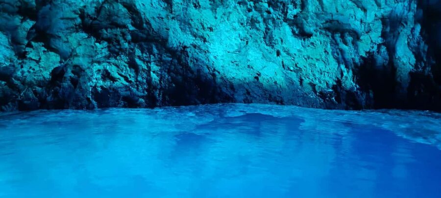 Blue Cave & Island-Hopping Tour with Snorkeling from Split - Who should book this experience