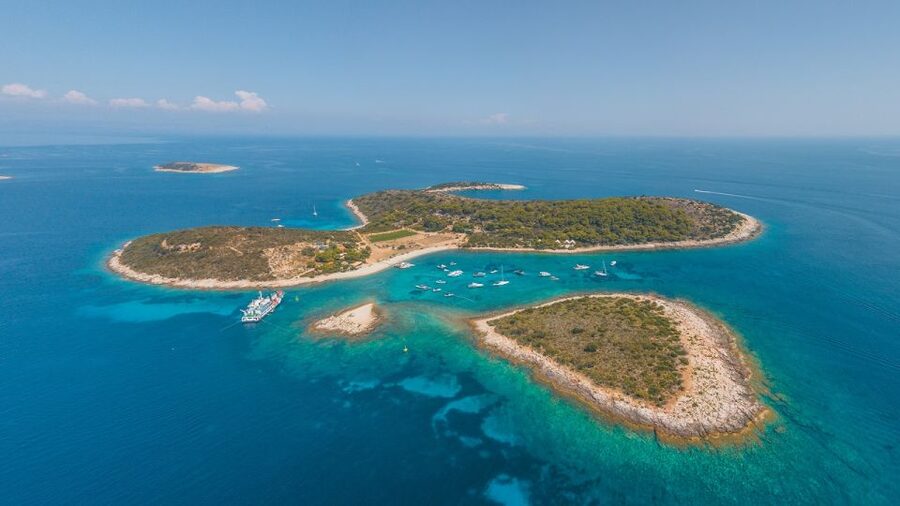 Blue Cave, Mamma Mia and 5 top destinations: From Trogir - Hvar Old Town Before the Ride Back