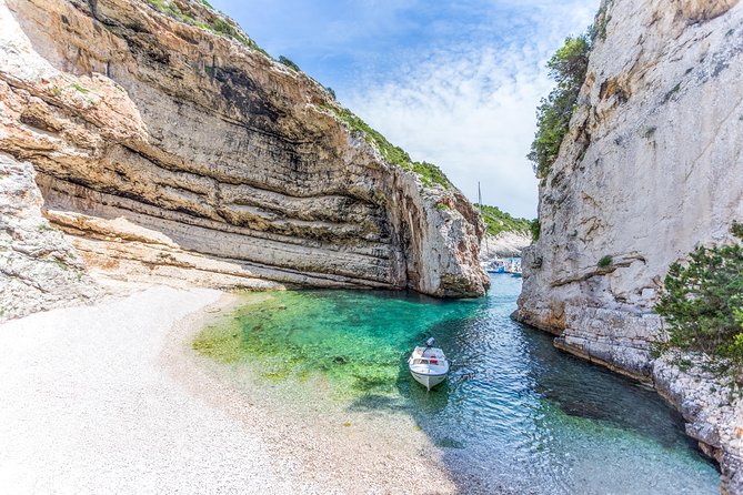 Blue Cave & Pakleni islands Private Tour - Mlini Beach for a quieter pause