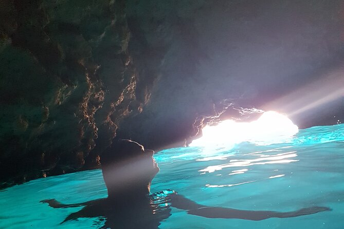 Blue cave tour - 4 caves and sandy beach - Boat comfort, group size, and the ride itself
