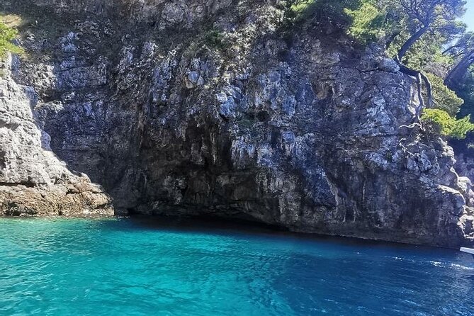 Blue & Green Cave,Sunj beach Small Group Tour with Speedboat - Kolocep’s Blue Cave is the main event