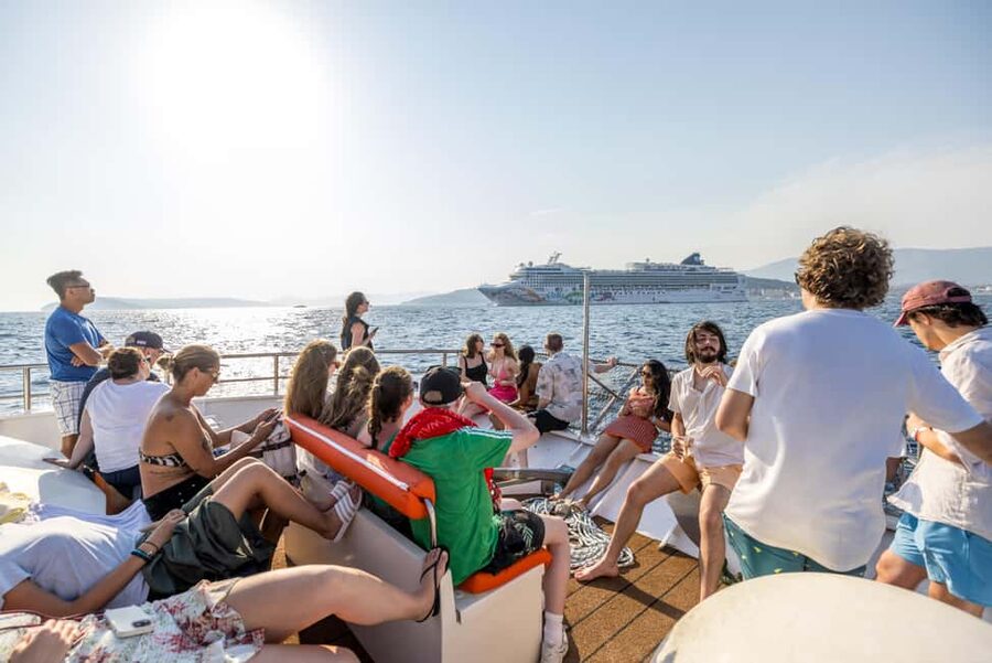Blue Lagoon & Islands Day Cruise from Split with Lunch - Lunch onboard, with a simple choice