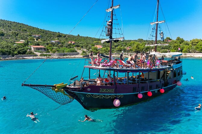 Blue Lagoon & Underwater Museum from Split with Lunch & Drinks - Fumija: the first chance to swim