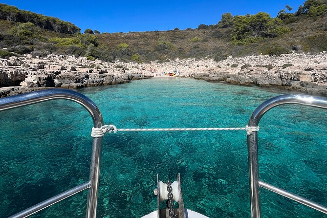Boat Tour at Delfina Hvar - The included food is simple and useful
