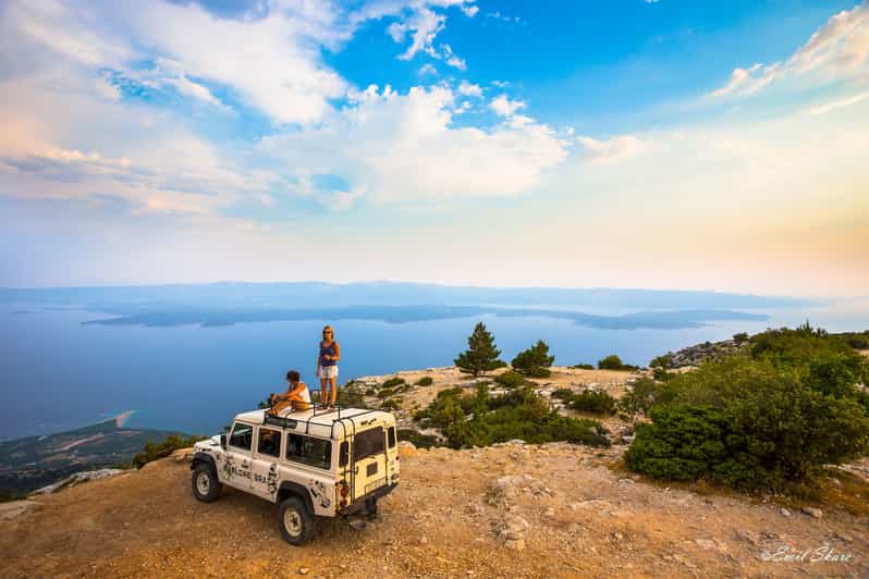 Brač: Island Exploration Tour by Four-Wheel Drive Jeep - Škrip brings olive oil and island history together