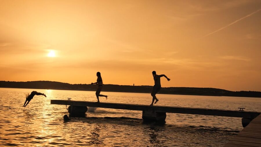 Cape Kamenjak: Sunset Kayak/SUP Wine Tour - Swimming and snorkeling around the island