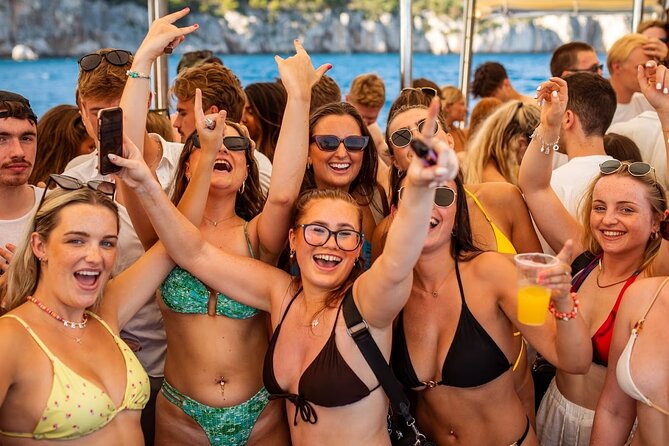Captain’s Boat Party Split–Blue Lagoon Swim Stop + Free Shots &DJ - A Party Boat That Gets Moving at 2 pm