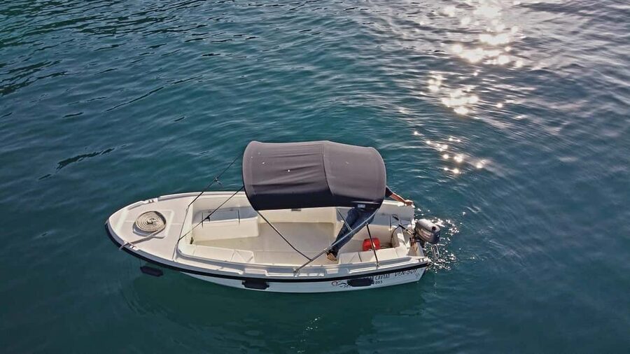 Cavtat: Boat Rental - Finding a quiet place to swim
