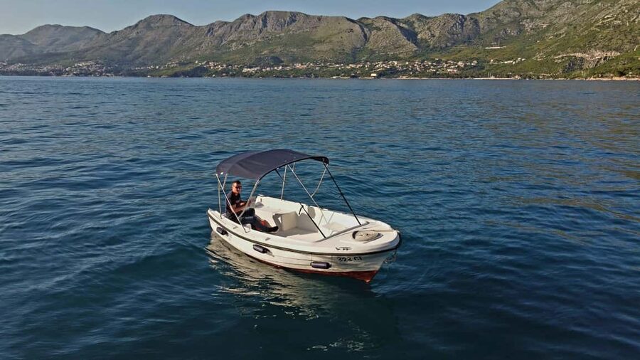 Cavtat: Boat Rental - Cruising the Cavtat coast at your own pace