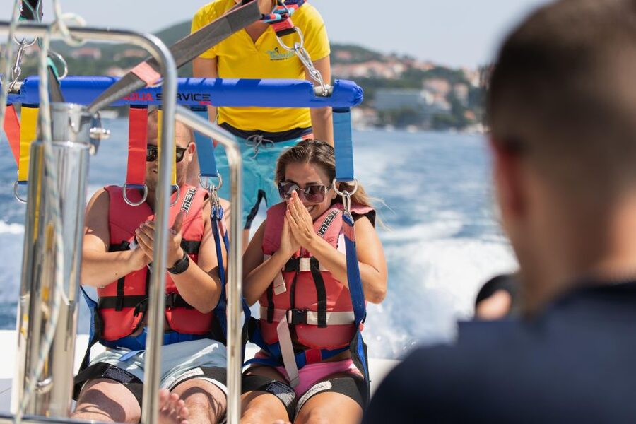 Cavtat: Parasailing - The 10-minute flight above Cavtat