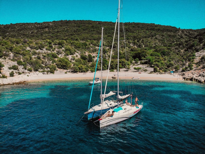 Cres: Sailing Experience Day-Trip - The Blue Cave stop