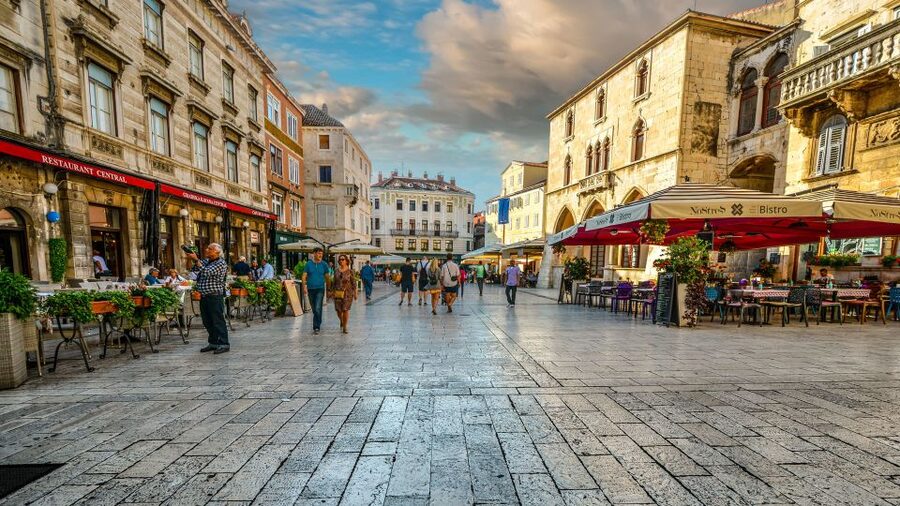 Discover The Old Town Split 1.5h walking Small group tour - Key points at a glance