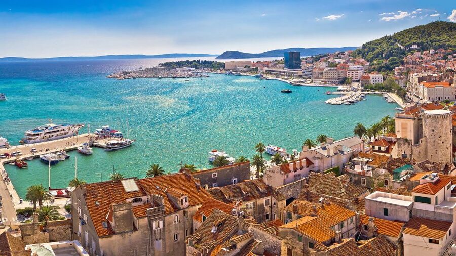 Discover The Old Town Split 1.5h walking Small group tour - Why Diocletian’s Palace is different from a normal ruin