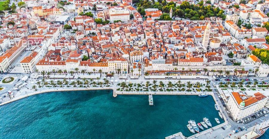 Discover The Old Town Split 1.5h walking Small group tour - Entering the palace through Split’s narrow lanes