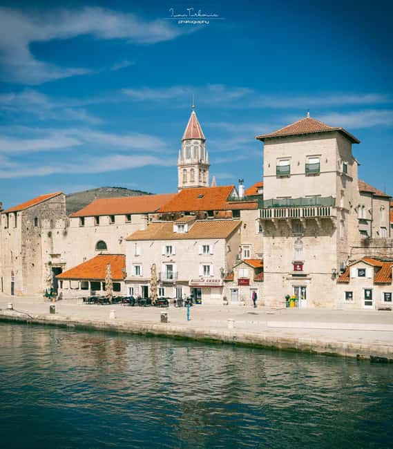 Discover Trogir: Guided Walking Tour of a Medieval Gem - Reading the old town’s Roman and medieval layers
