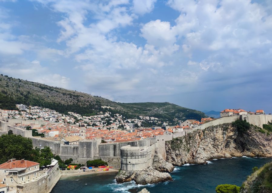 Dubrovnik: 2h Old Town Private Guided Tour - The old streets, walls, and first view of the city