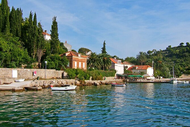Dubrovnik: 3 Islands Boat Tour with Lunch & drinks(FR, ES, EN) - A full day on the Adriatic, with a party-boat twist