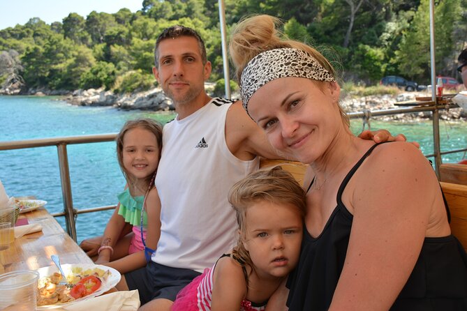 Dubrovnik: 3 Islands Boat Tour with Lunch & drinks(FR, ES, EN) - Koločep: coves, pine trees, and the dance floor