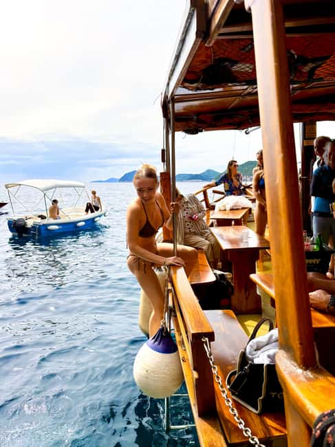 Dubrovnik: 6 hours Blue cave & Elaphiti with optional lunch - A six-hour route through Dubrovnik’s island chain