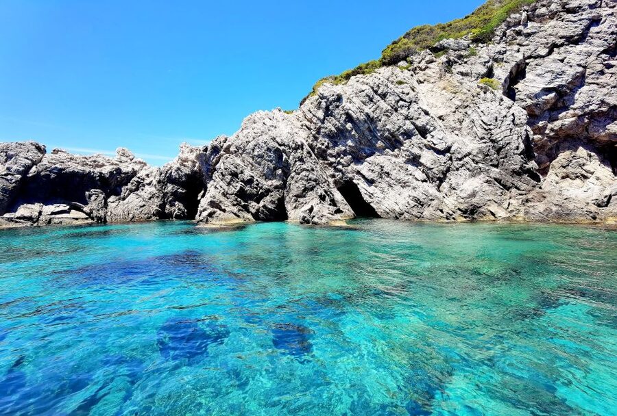 Dubrovnik: Blue Cave & Sunj Beach Boat Tour with Drinks - Šunj Beach gives the tour breathing room