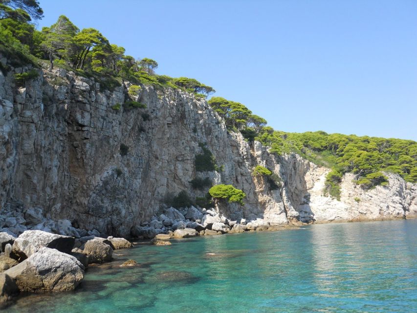 Dubrovnik: Blue Cave Tour with Panoramic Old Town View - One hour at Šunj Beach
