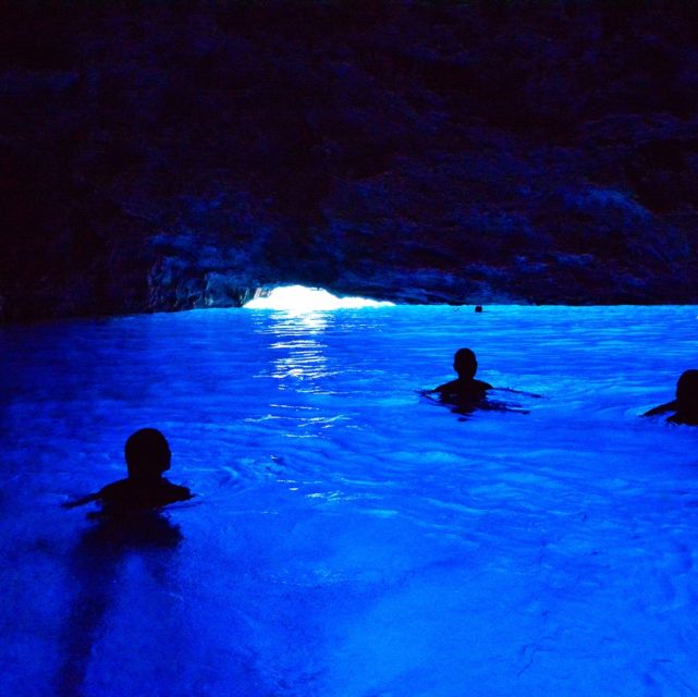 Dubrovnik: Blue & Green Caves Private Boat Tour with Drinks - Swimming into the Blue Cave