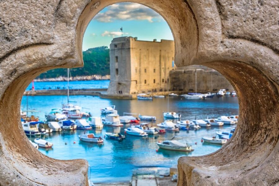 Dubrovnik: Cable Car, Walking Tour and City Walls Combo - A moderate pace through busy stone lanes