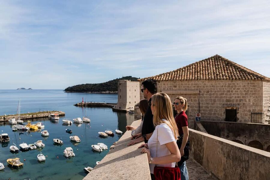 Dubrovnik: City Walls Guided Tour-Small Group Experience - Starting beside the Large Onofrio Fountain