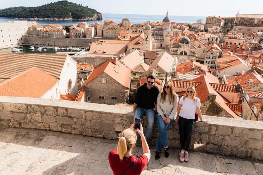 Dubrovnik: City Walls Guided Tour-Small Group Experience - Scenic stops with a sensible pace