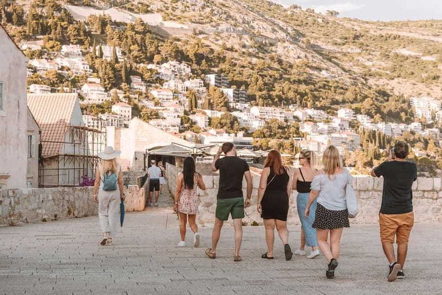 Dubrovnik:City Walls & Old Town 2 in 1 Walking Tour - Old Port: a useful pause before the walls